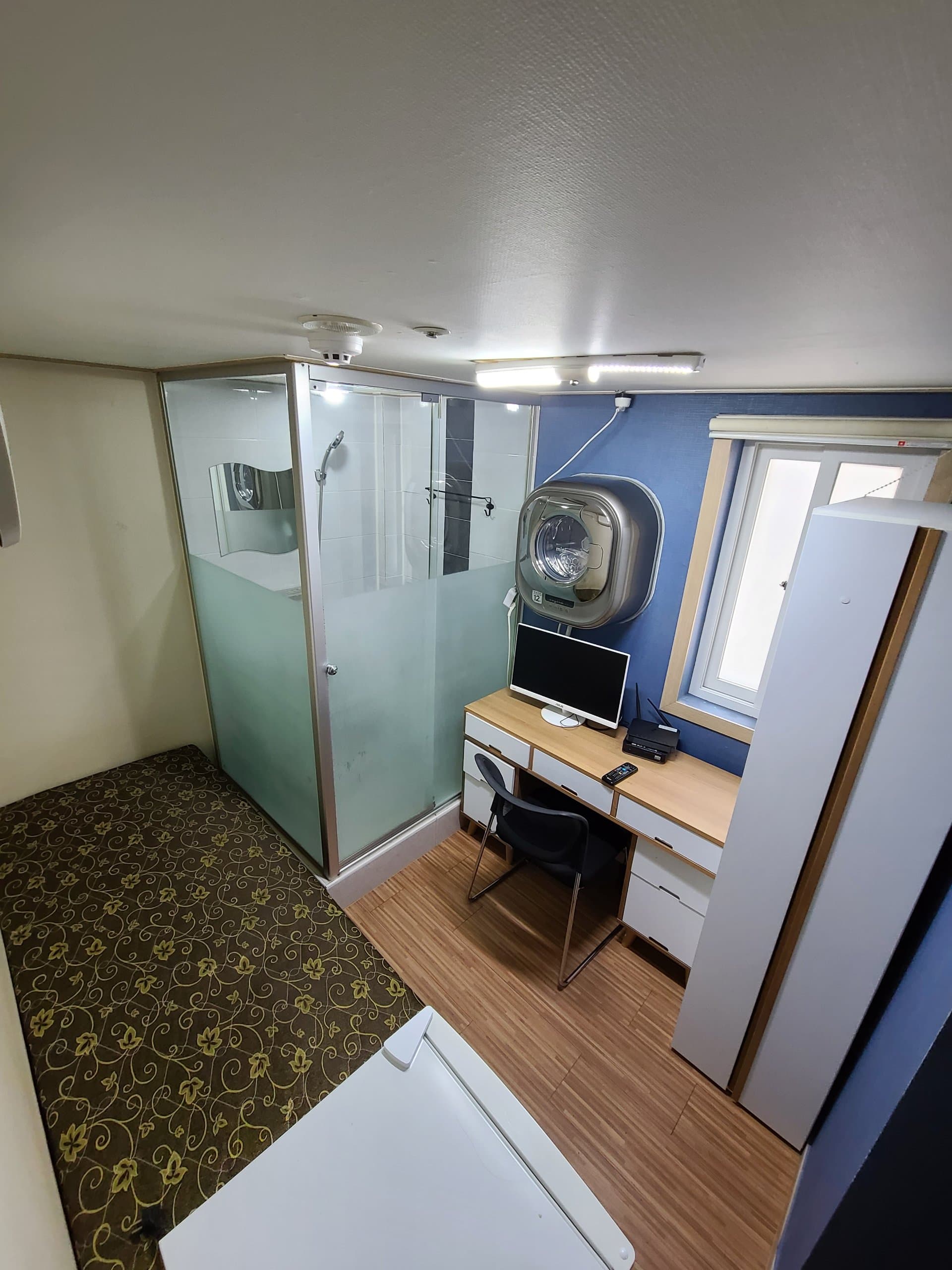 Room 201 (Exterior Window Room) (Standard Room) Separate Shared Kitchen — photo 2 of 2