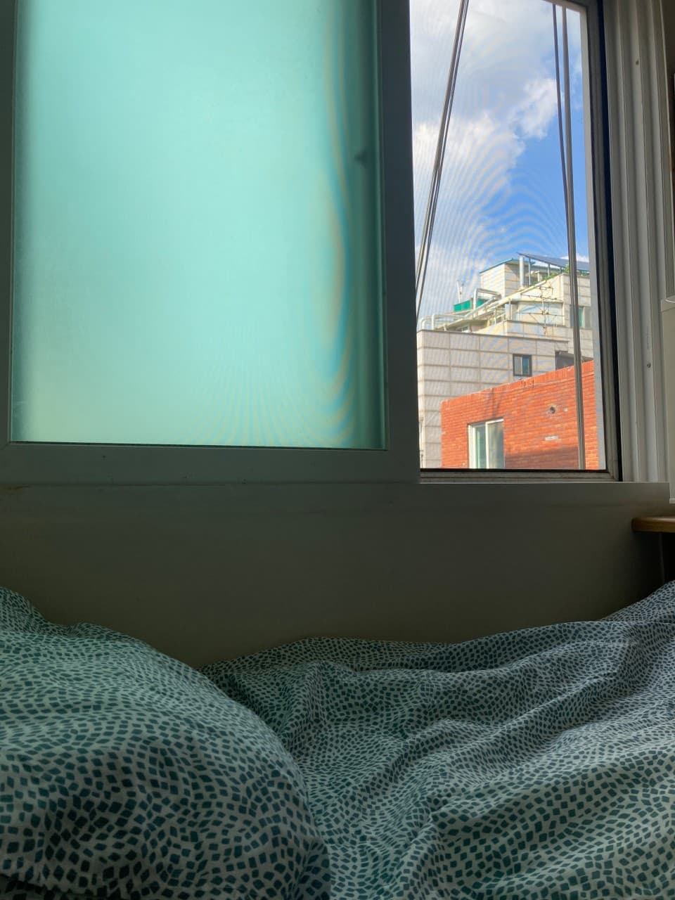 Exterior Window Room (360,000–390,000 KRW) -- Deposit 100,000 KRW — photo 1 of 11