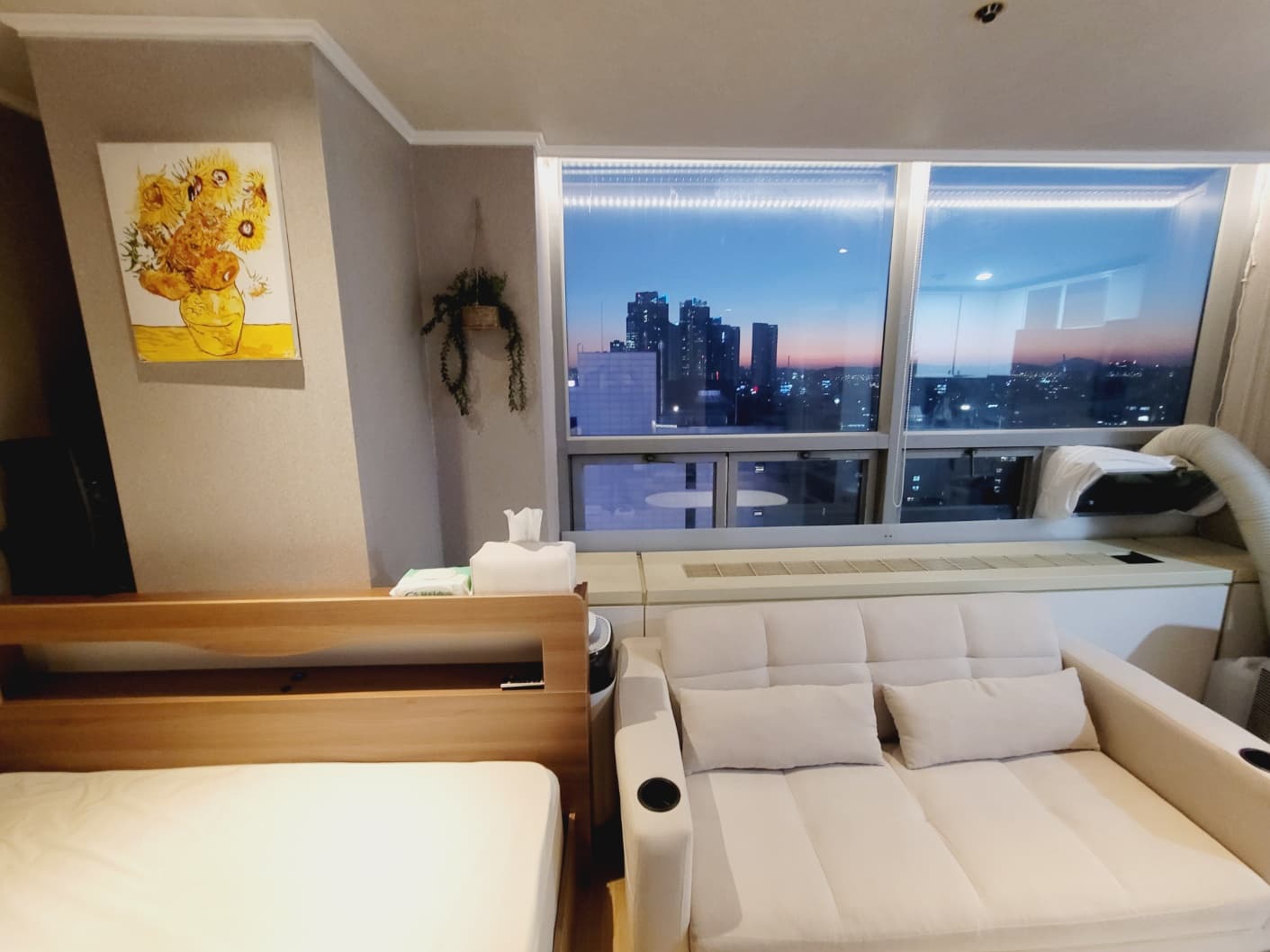 3 min walk from Hongdae Station❤️Yeonnam-dong/Hapjeong Station — photo 2 of 18