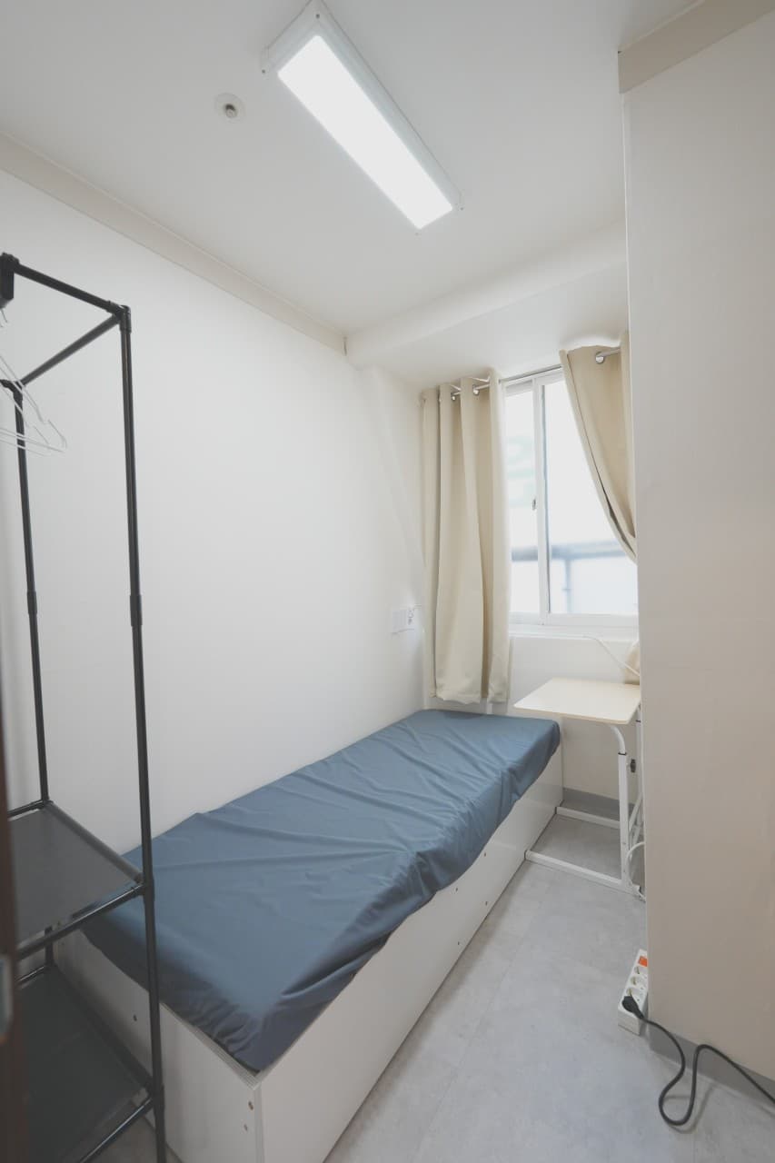 Deluxe Room (Deposit 100,000 won) — photo 2 of 4