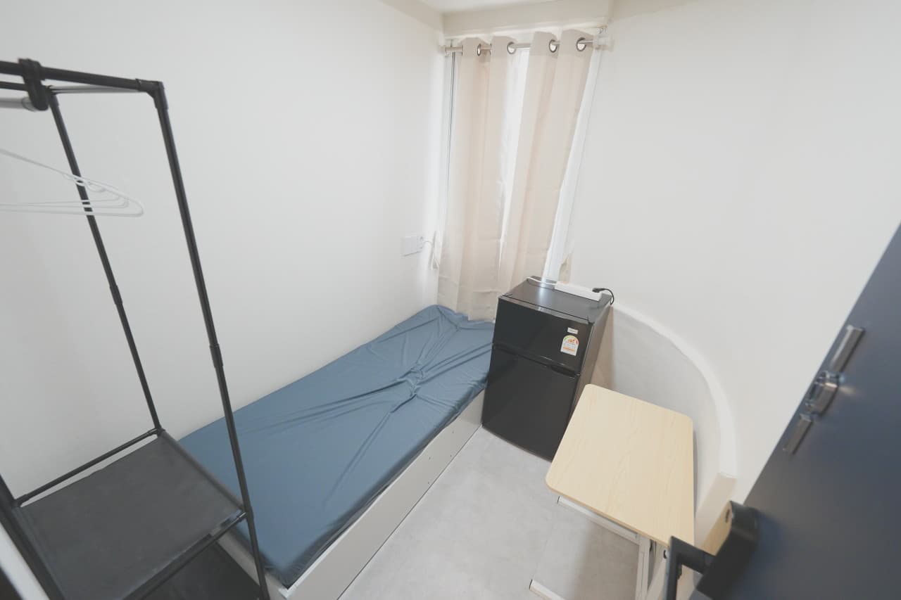 Standard Room (Deposit 100,000 Won) — photo 2 of 3
