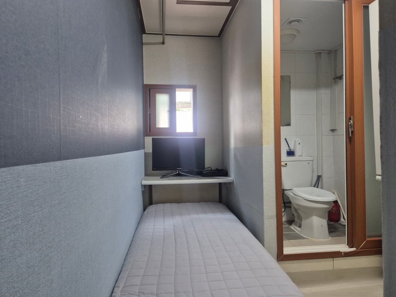 Room 301 (Deposit 50,000 won) — photo 1 of 5
