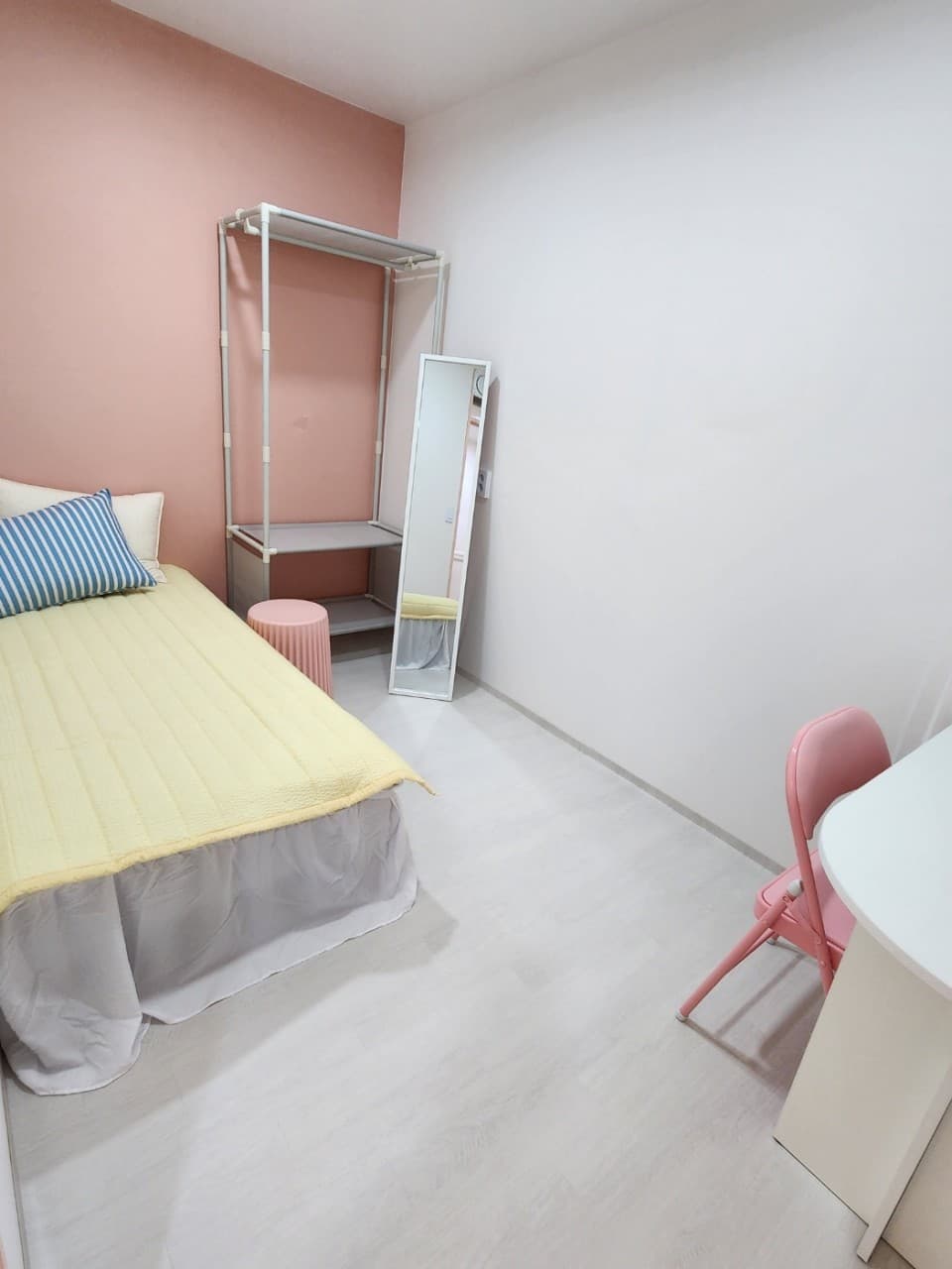 Suite Room (Deposit 50,000 won) — photo 2 of 12