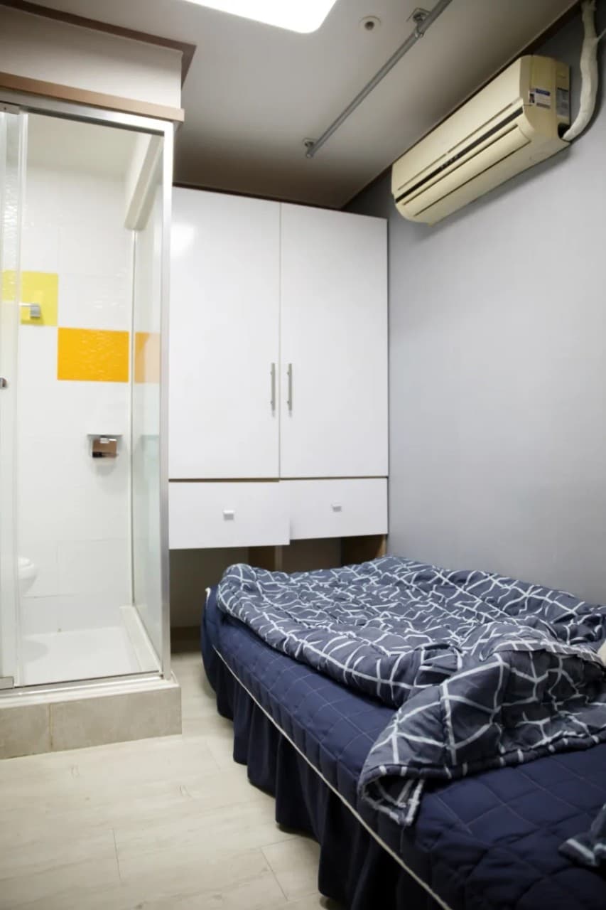 Exterior Window Standard B (Deposit 200,000 KRW) — photo 1 of 5