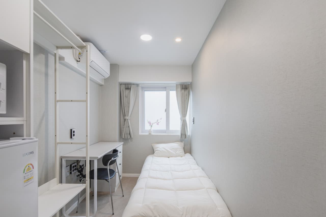 Premium Room A (Deposit 500,000 KRW) — photo 2 of 3