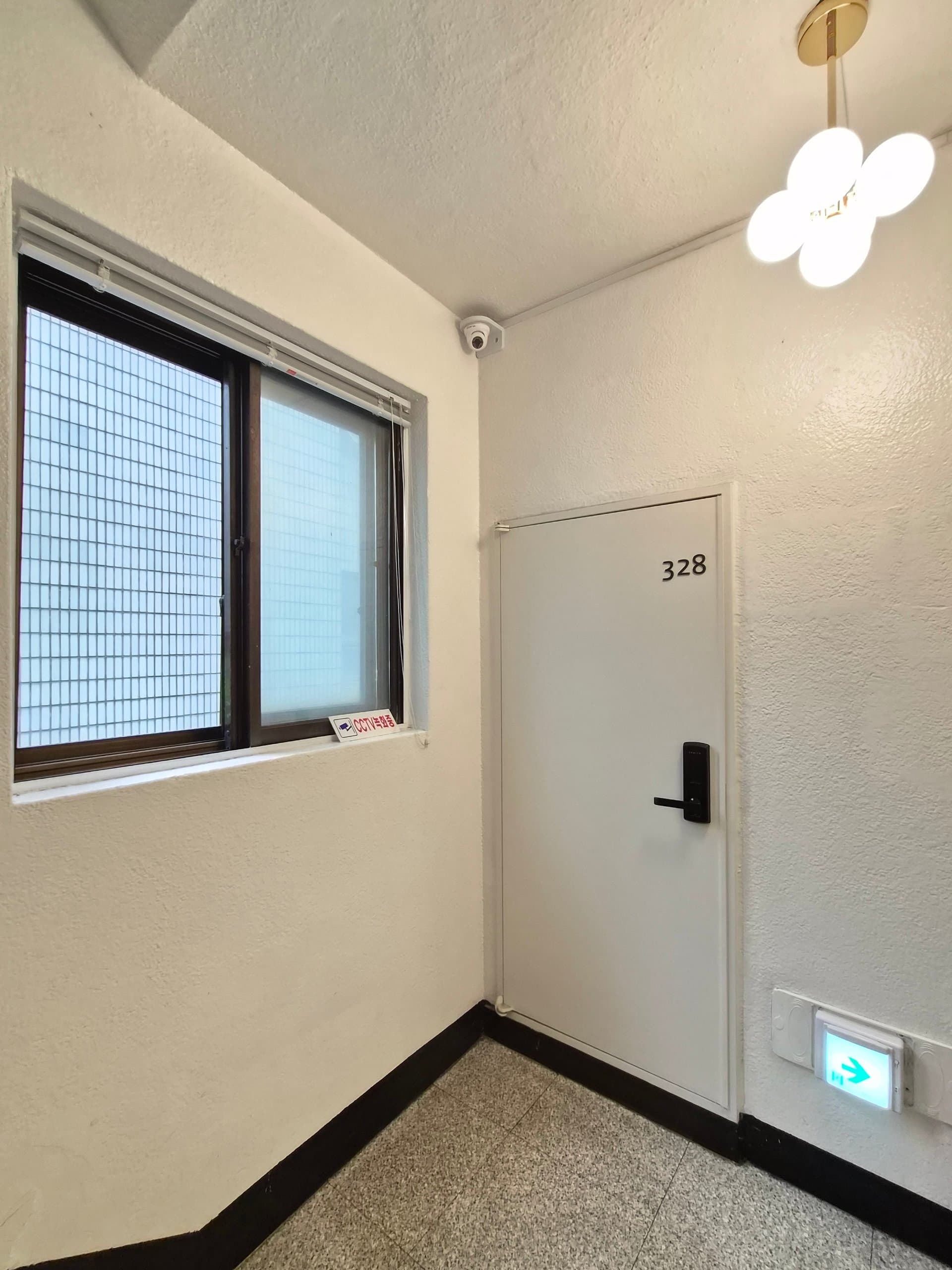 Deluxe Room(Located in the hallway) — photo 1 of 4