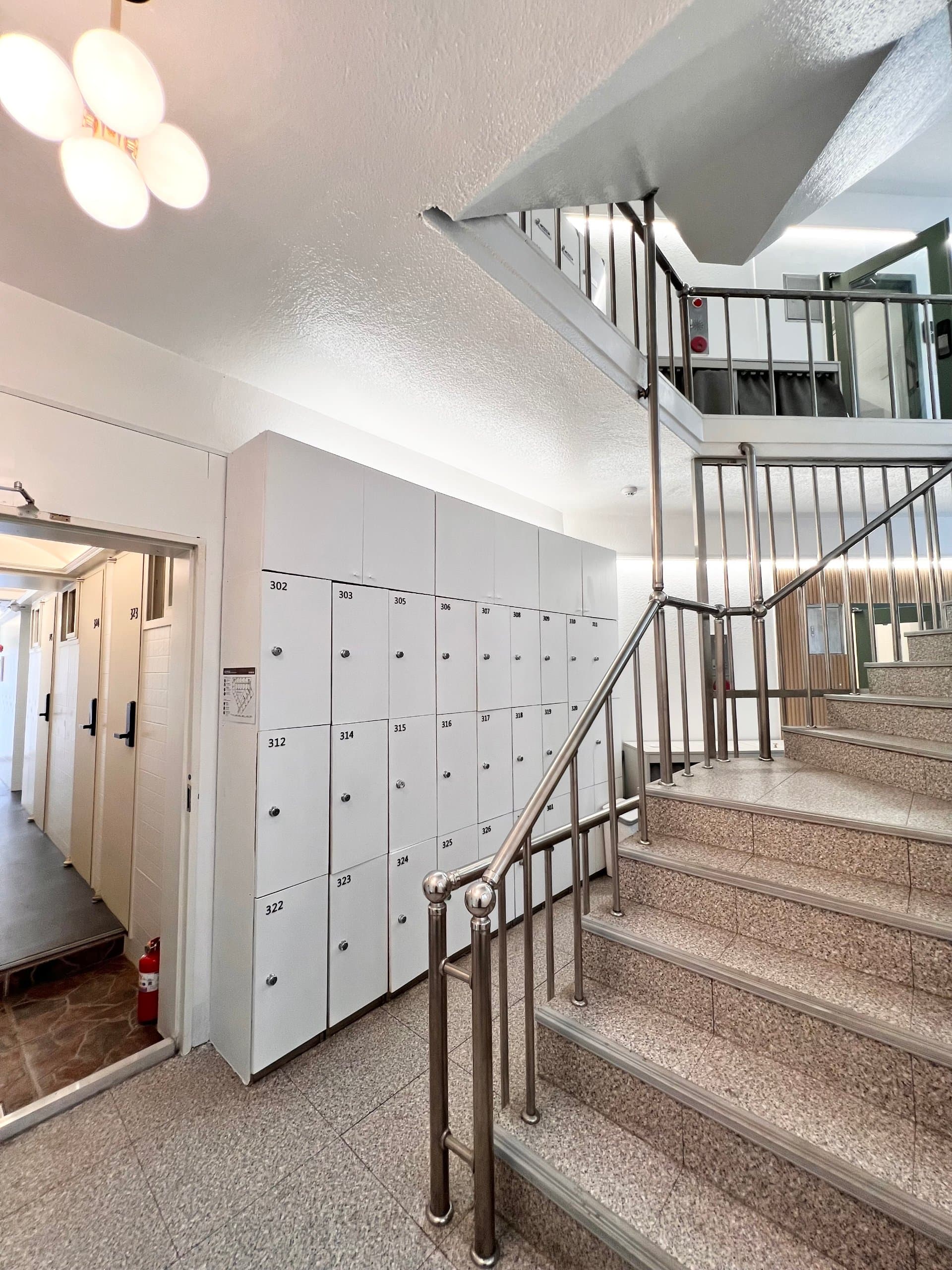 Deluxe Room(Located in the hallway) — photo 4 of 4