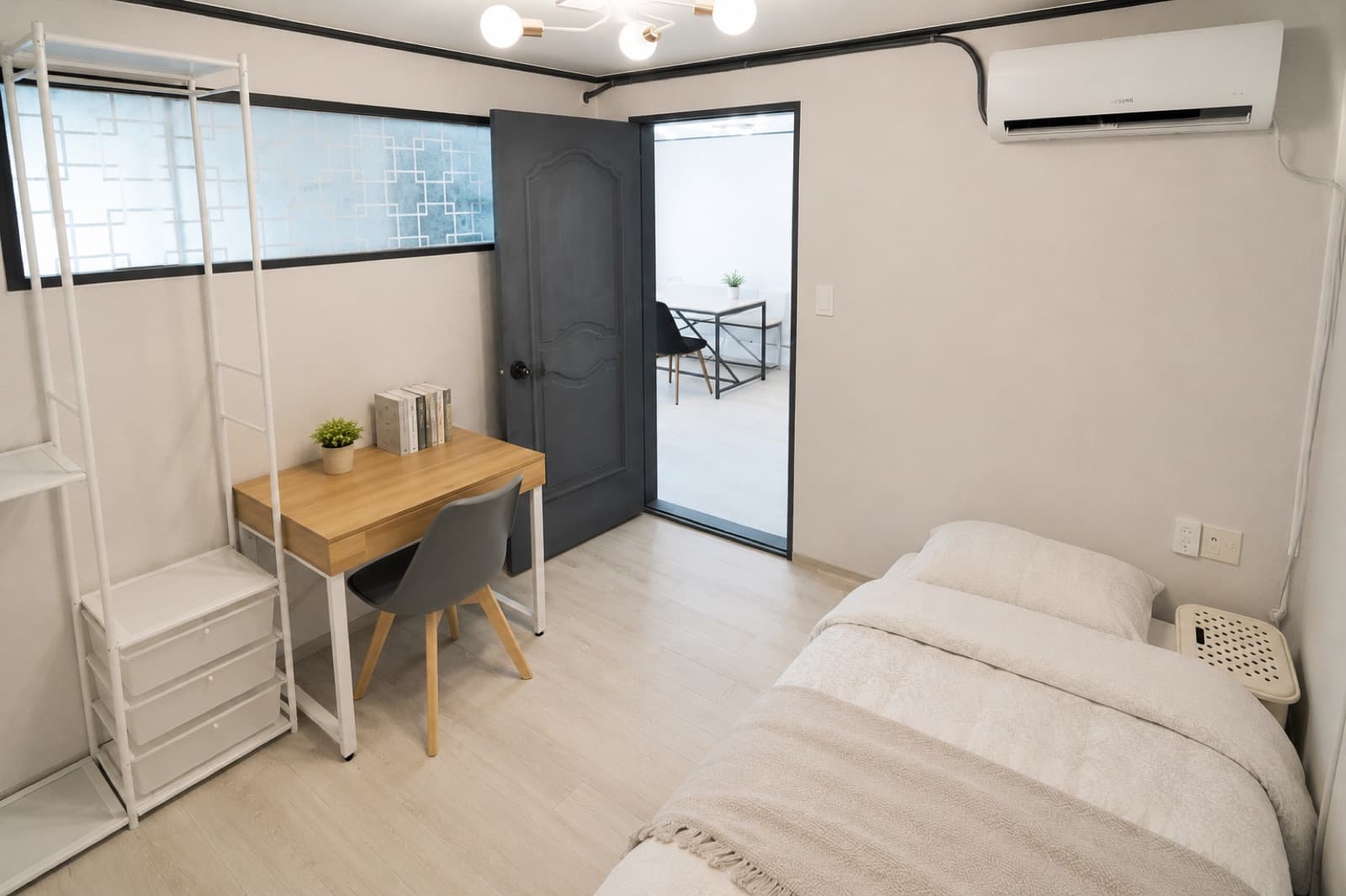 Room B (Single) — photo 4 of 4