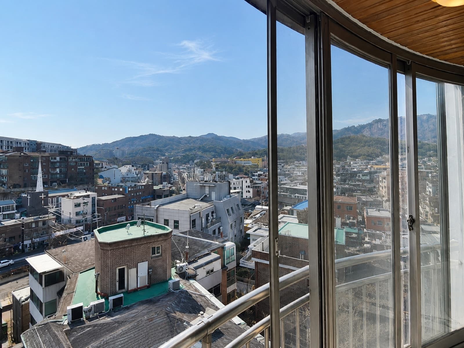 Women-only share house near Hansung Univ. Station (Line 4) — photo 2 of 9