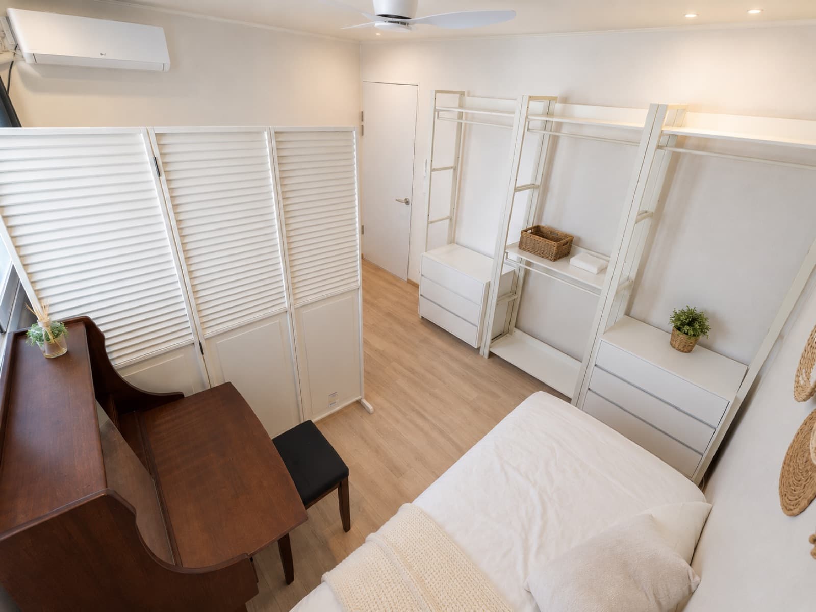 Room D-2 (1 bed in shared room for 2) — photo 2 of 6