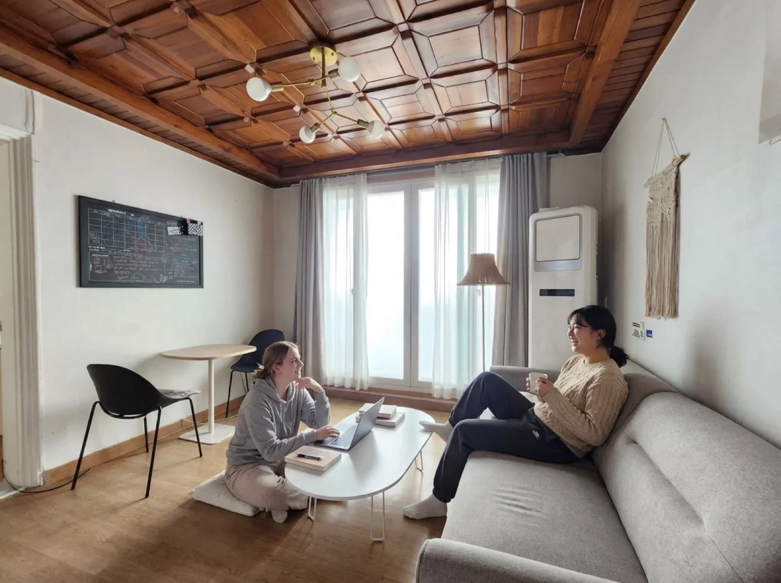 Women-only share house near Hoegi Station (Kyung Hee Univ. area) — photo 1 of 8