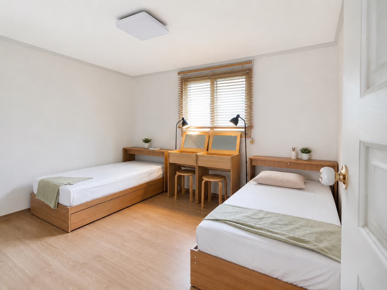 Room B-2 (1 bed in shared room for 2) — photo 2 of 7