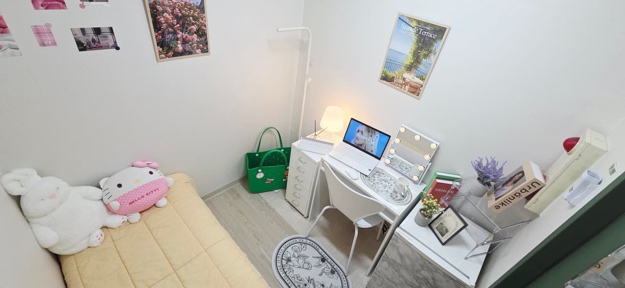 Inner Window Mini Room (Deposit 100,000 KRW) — photo 2 of 8