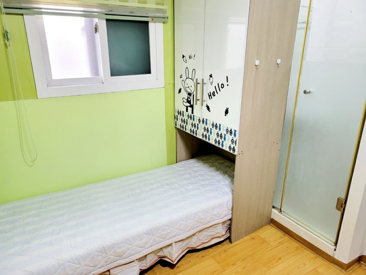 Suite Room 2nd Floor (Deposit 100,000 won) — photo 1 of 3
