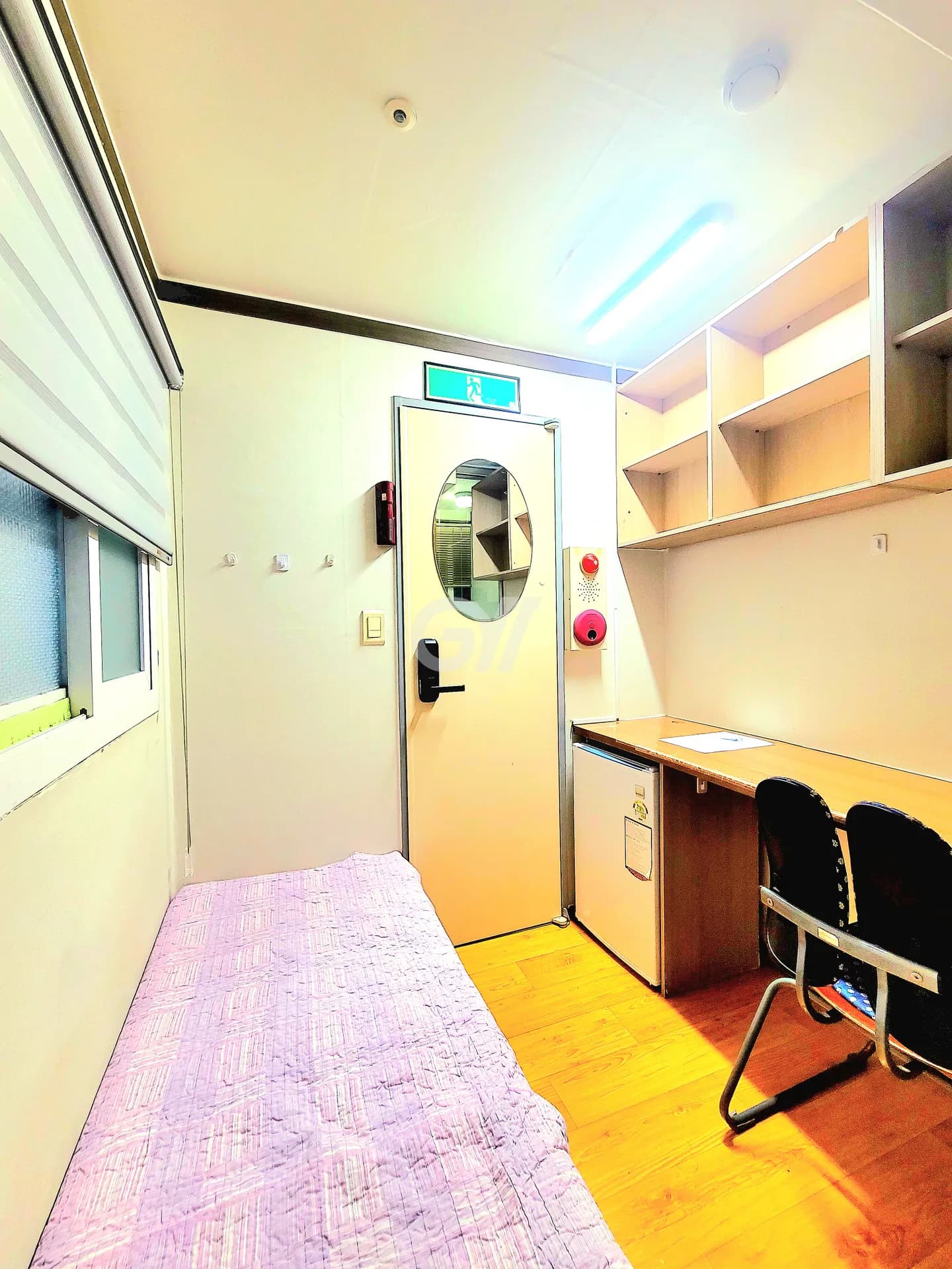 Standard Exterior Window (Deposit 100,000 KRW) — photo 1 of 2