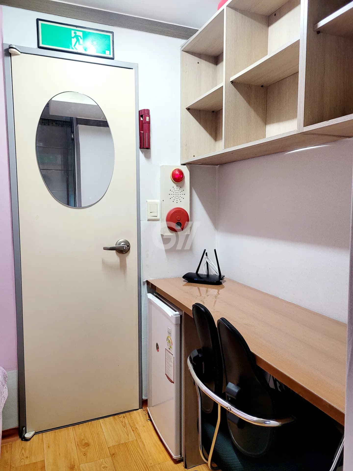 Standard Exterior Window Mini Room (Deposit 100,000 KRW) — photo 2 of 2