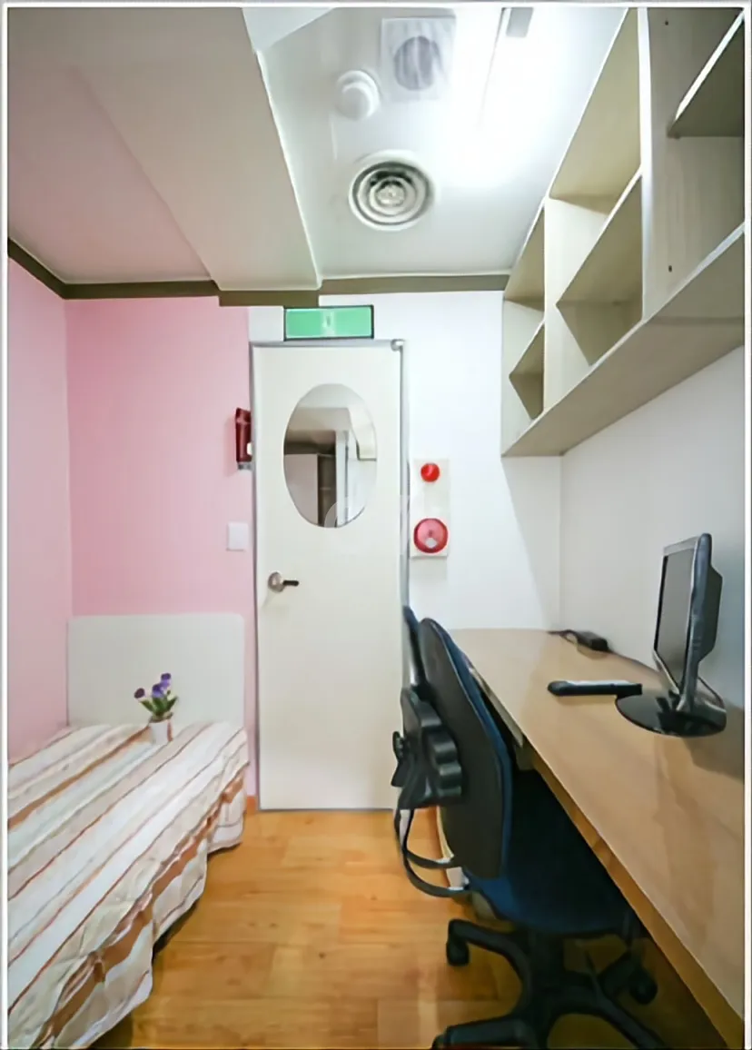 2nd Floor Exterior Window Studio (Deposit 100,000 KRW) — photo 2 of 2