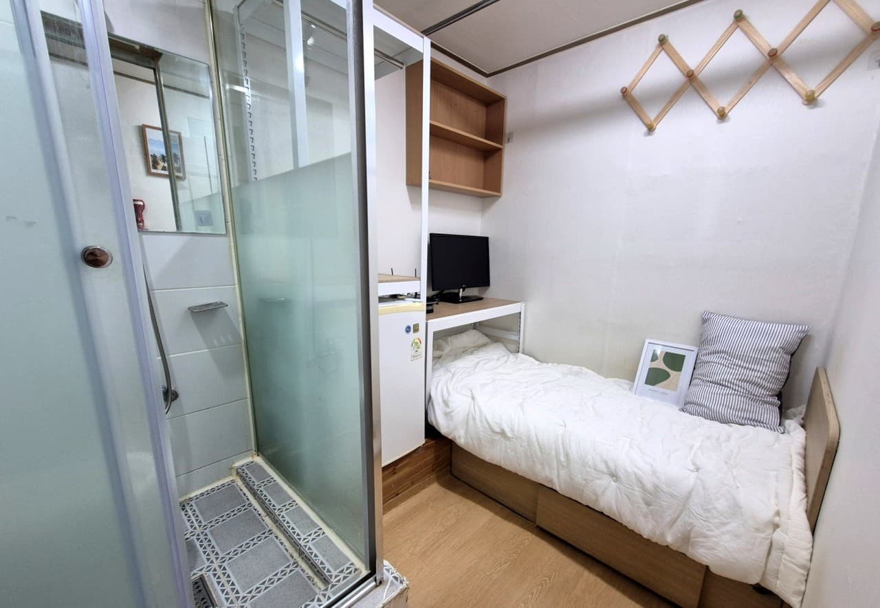 Studio B (Deposit 50,000 won) — photo 1 of 5