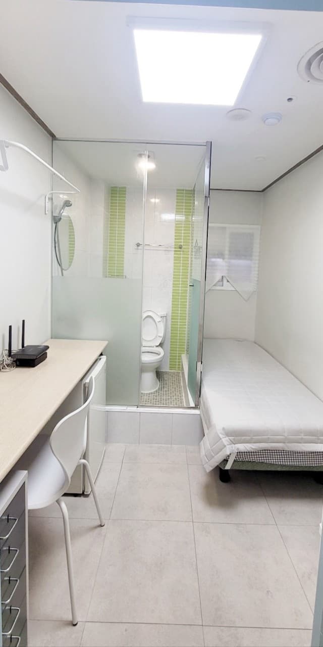 Premium Room (Deposit 50,000 KRW) — photo 2 of 6