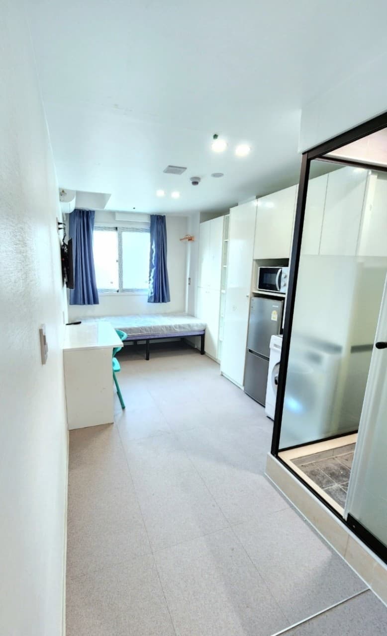Room 308 Studio (Deposit: 300,000 KRW) — photo 3 of 3