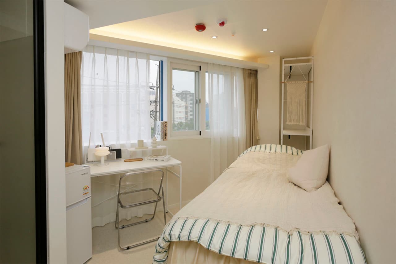 Suite Studio (Deposit 300,000 KRW) — photo 1 of 8