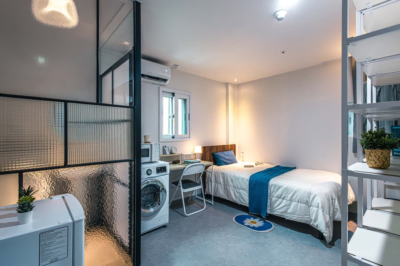 Suite Room (Deposit 200,000 Won) — photo 1 of 4
