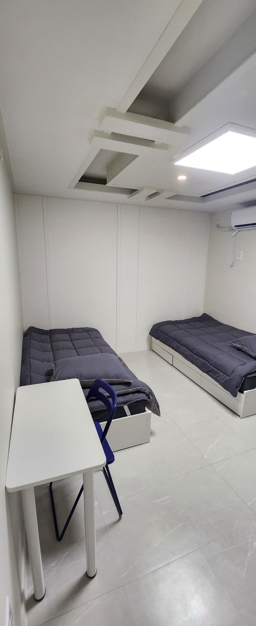 Double Room (Deposit 200,000 won) — photo 3 of 3