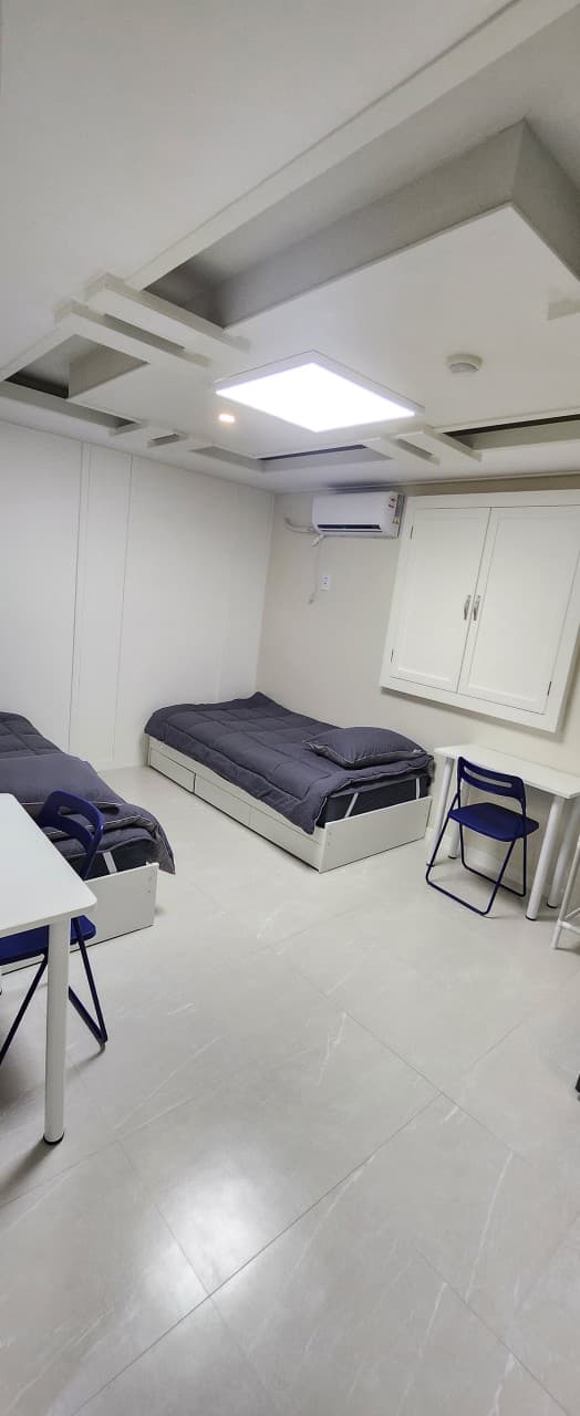 Double Room (Deposit 200,000 won) — photo 2 of 3