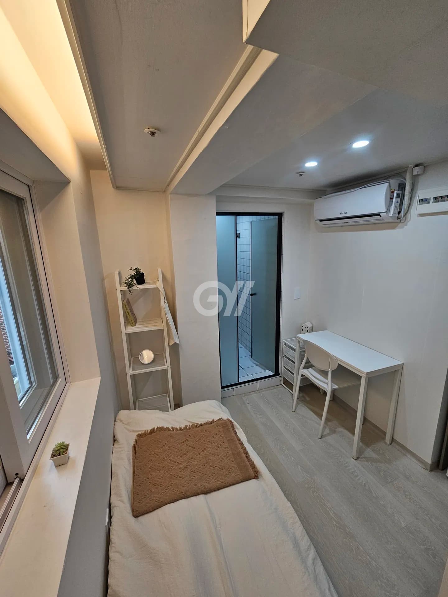 Unit 101 (Deposit 500,000 won) — photo 2 of 4