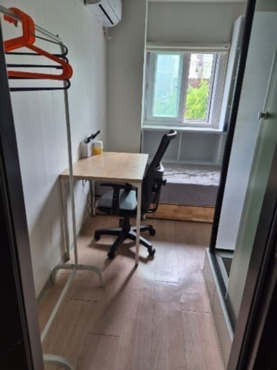 Exterior Window B (Deposit 50,000 KRW) β photo 2 of 3