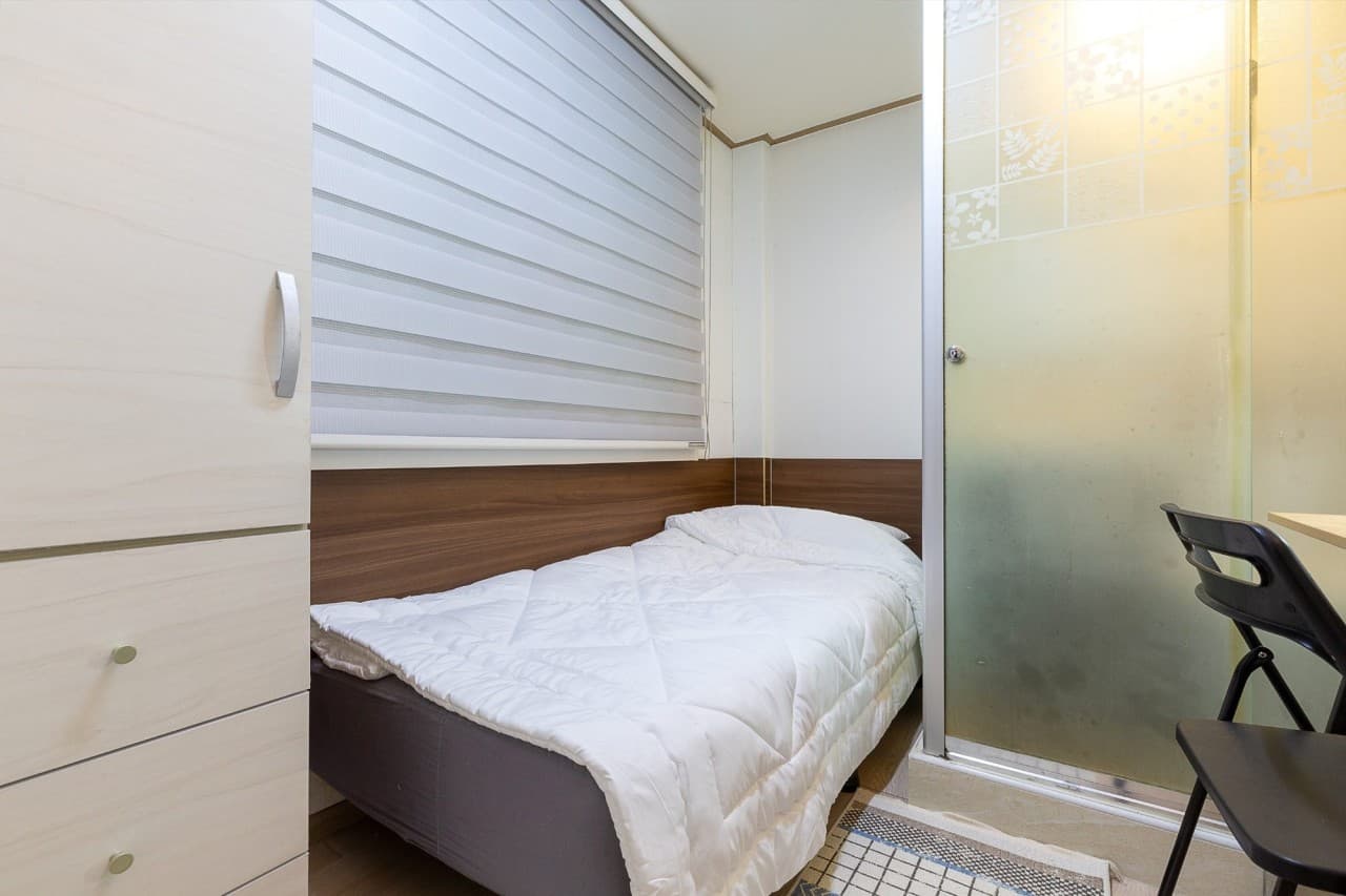 Premium Type A (Deposit: 200,000 KRW) — photo 2 of 4