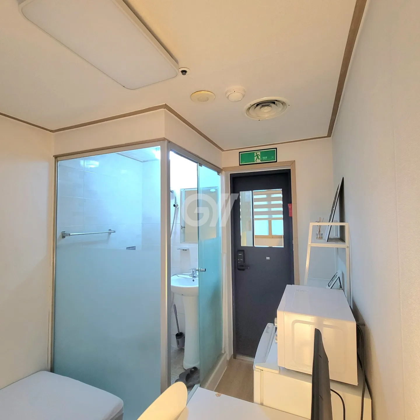 Deluxe 50 (Deposit 200,000 KRW) — photo 2 of 6