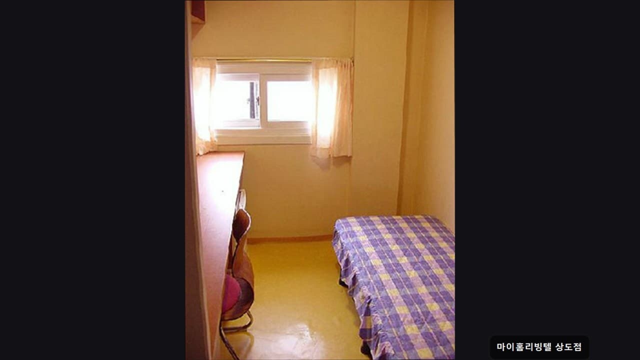 Mini Room with Exterior Window (Deposit: 100,000 KRW) โ photo 1 of 3
