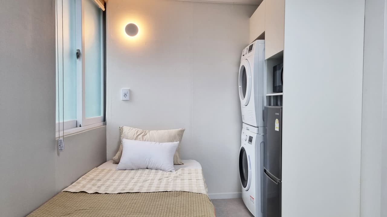 Premium Room (Deposit: 200,000 KRW) — photo 1 of 16
