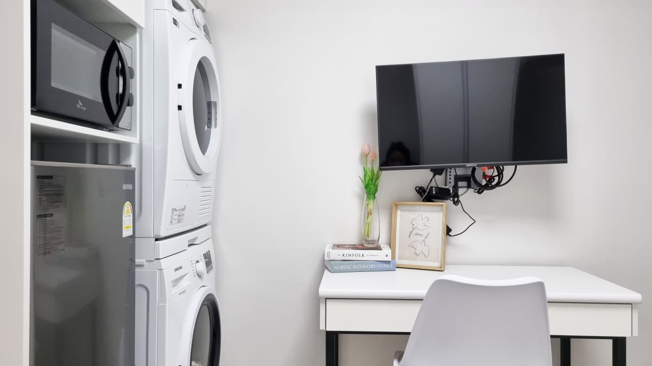 Luxury Room (Deposit 200,000 won) — photo 1 of 5
