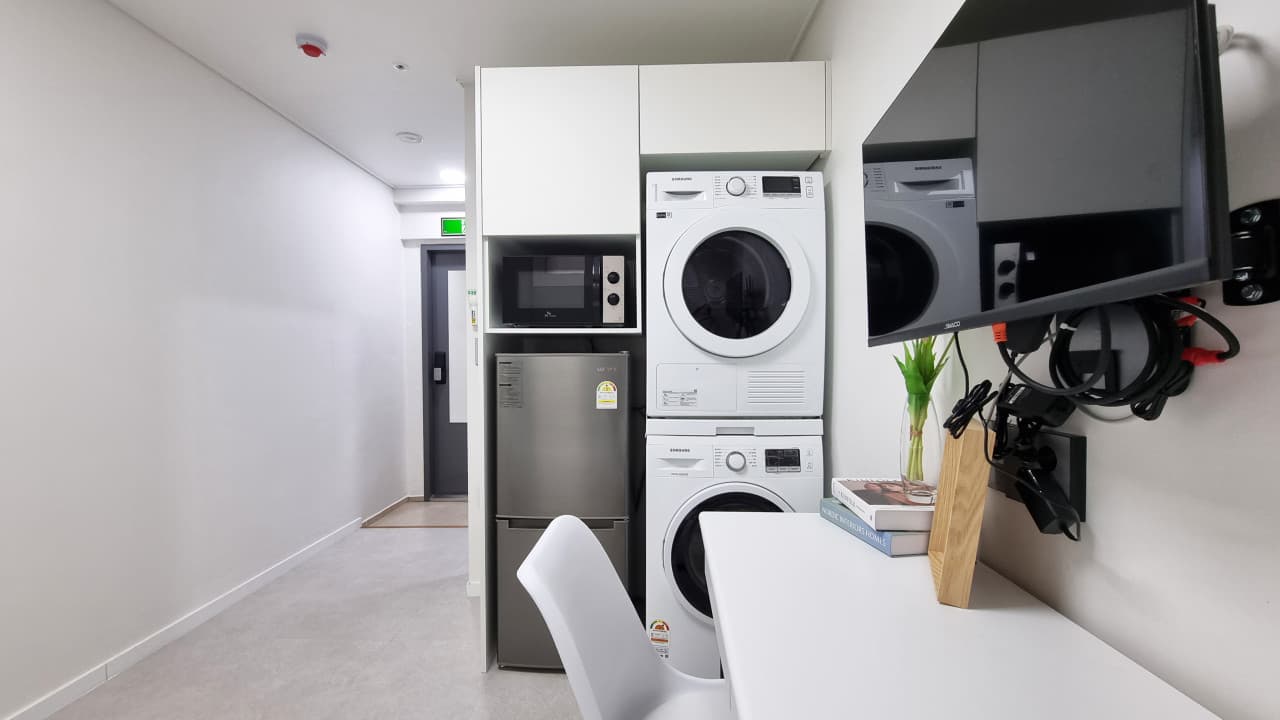 Luxury Room (Deposit 200,000 won) — photo 5 of 5
