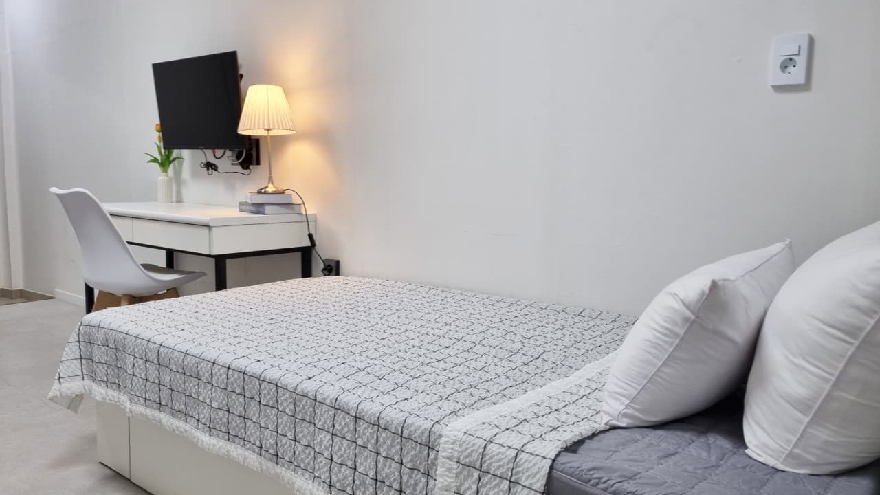 Mini Room (Deposit 200,000 won) — photo 2 of 3
