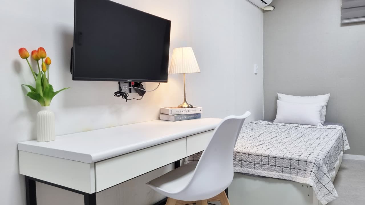 Mini Room (Deposit 200,000 won) — photo 3 of 3