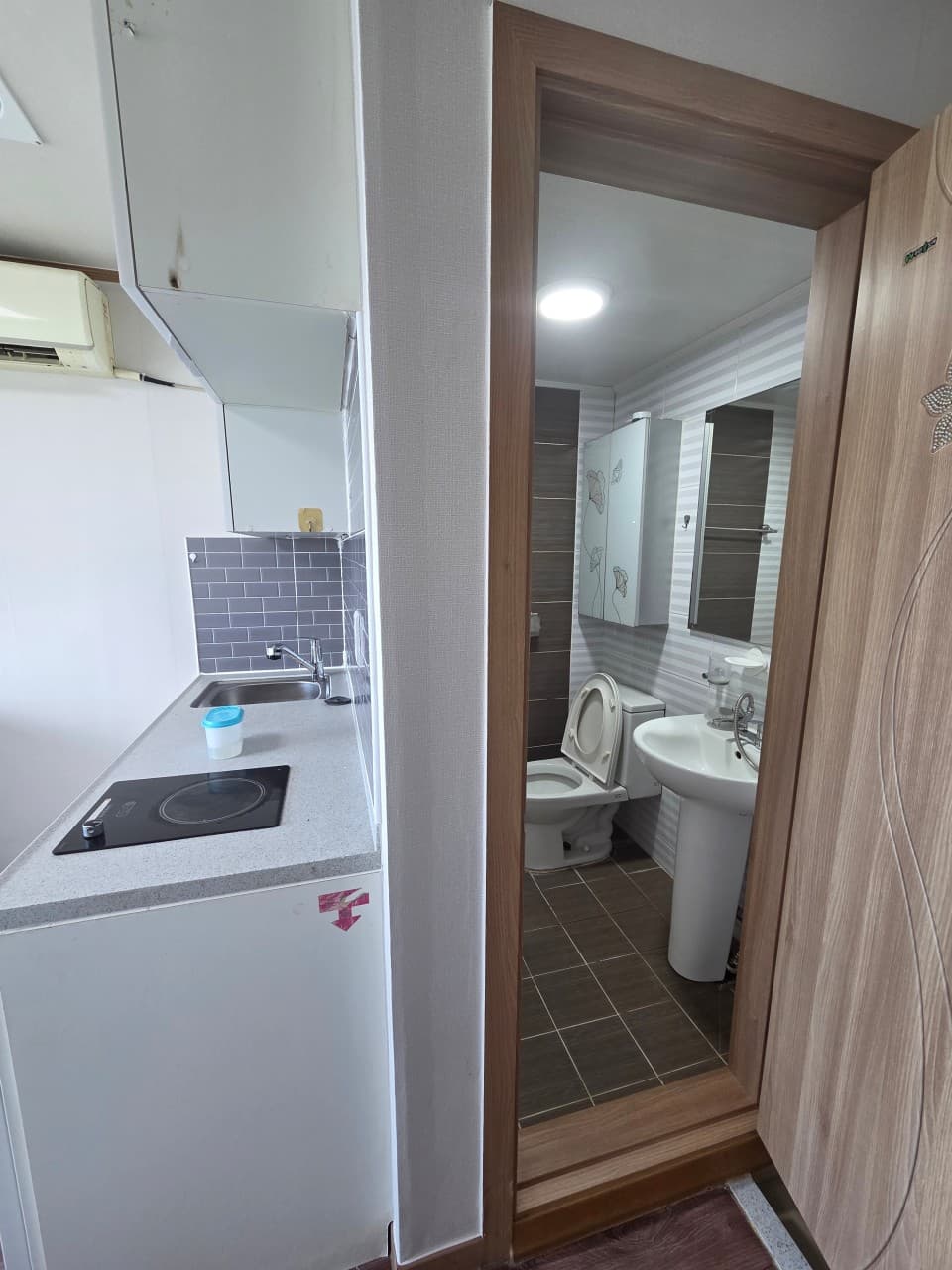 Ocean View (Deposit 300,000 Won) — photo 2 of 5