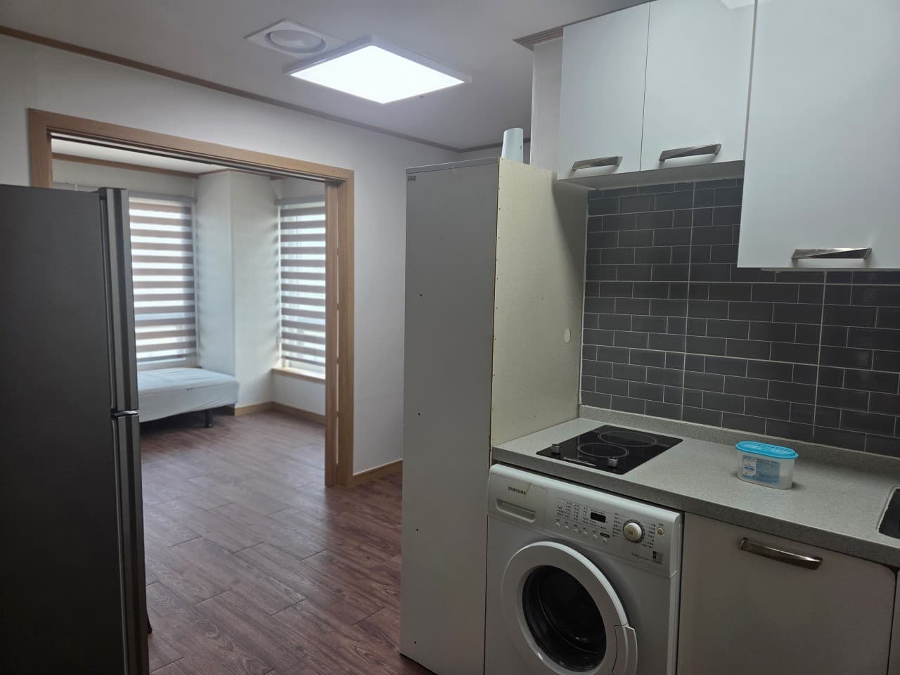 1.5-Room Large Room (Deposit 300,000 Won) — photo 8 of 8