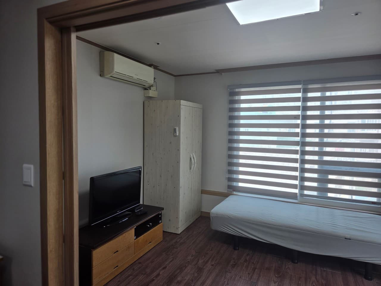 Budget Type (Deposit 300,000 KRW) - Monthly 350,000–400,000 KRW — photo 2 of 7