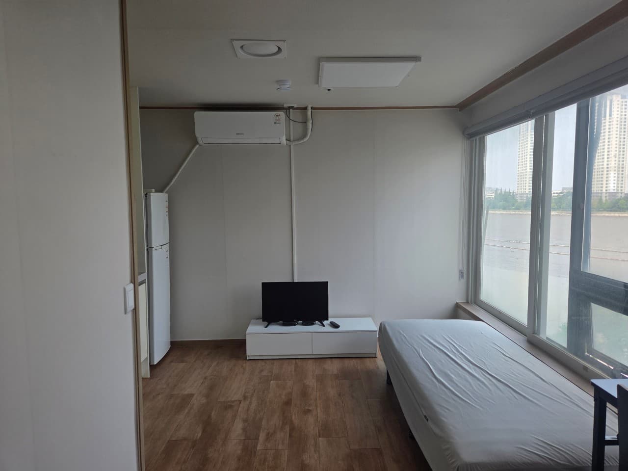 Budget Type (Deposit 300,000 KRW) - Monthly 350,000–400,000 KRW — photo 7 of 7