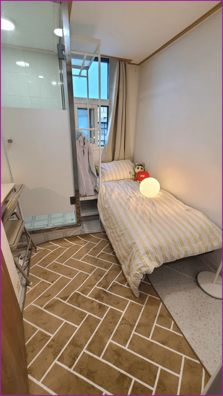 Deluxe A (Deposit 200,000 won) — photo 1 of 2