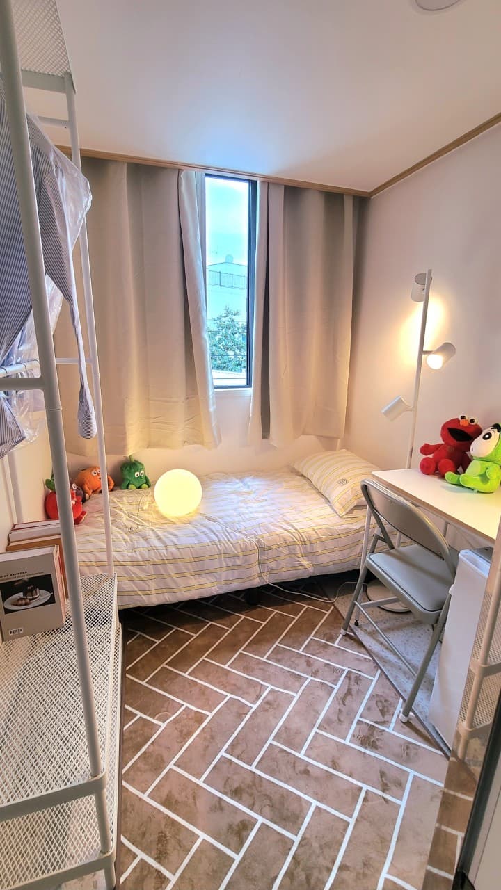 Premium (Deposit 200,000 won) — photo 5 of 5