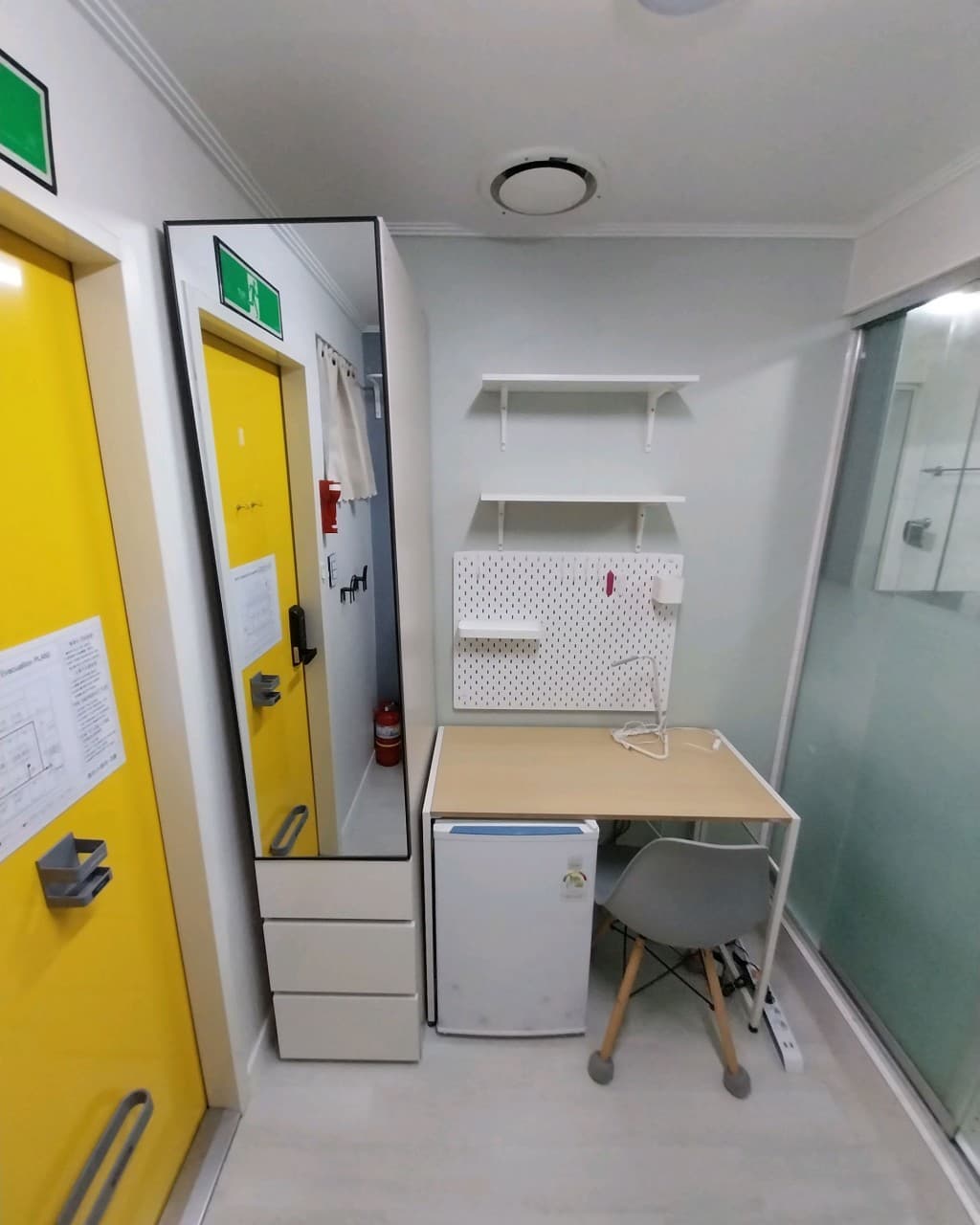 Interior Standard (Deposit: 200,000 KRW) — photo 2 of 3