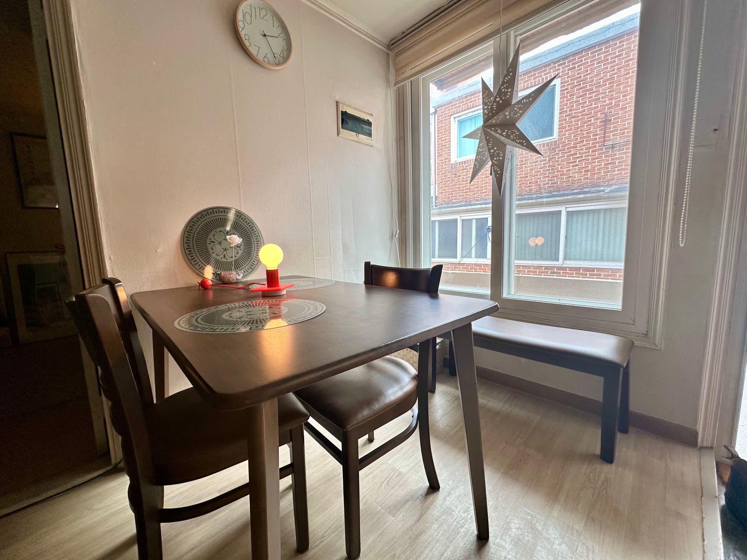 KLD1 Chill · 3-bedroom share house with private rooftop, Kyungnidan-gil (Itaewon Stn) — photo 2 of 8
