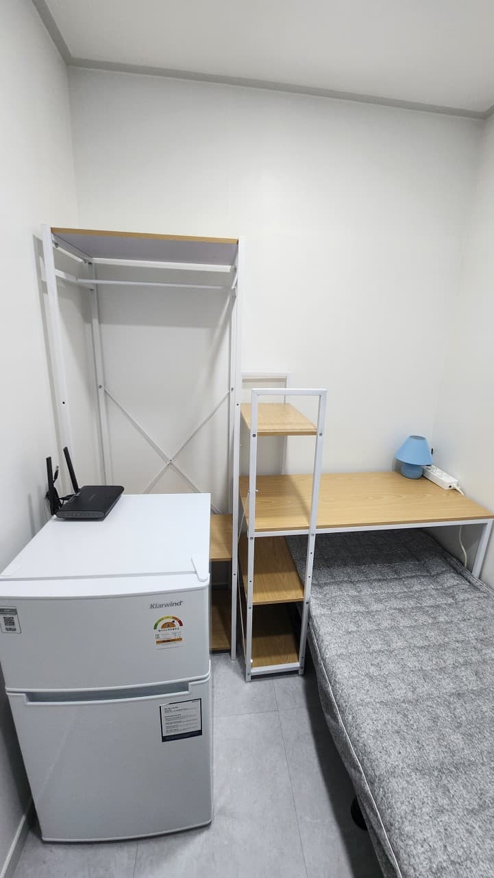 S Mini Room (Deposit 100,000 Won) — photo 1 of 5