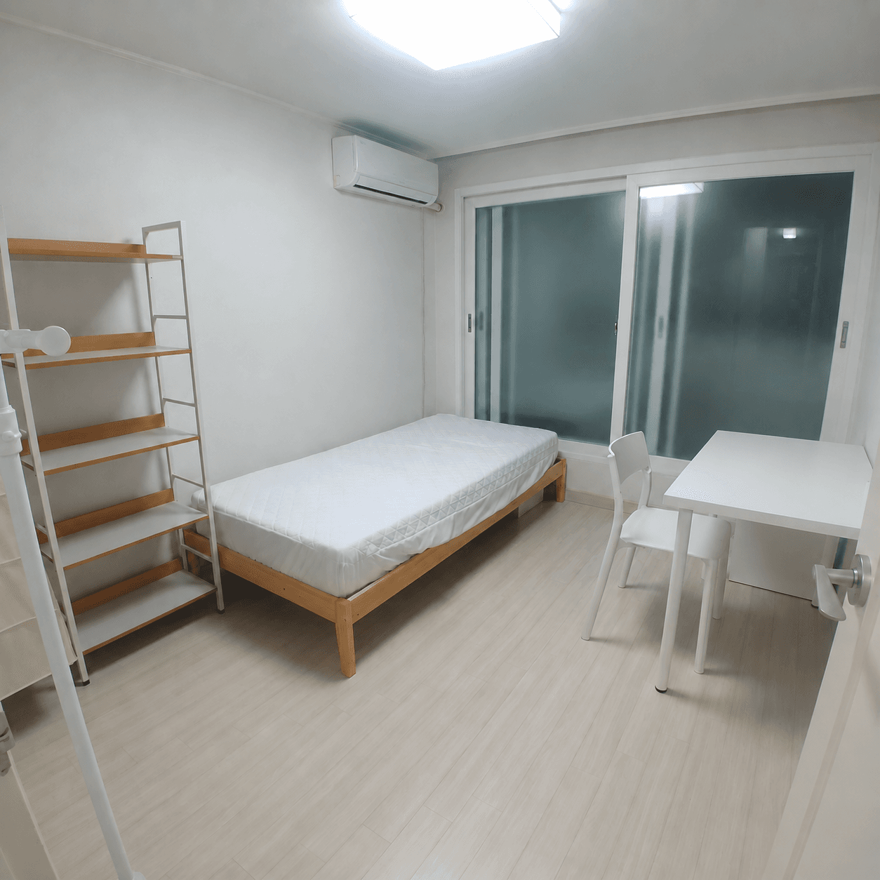 Private RoomA near Mangwon Station | Women Only — photo 1 of 6