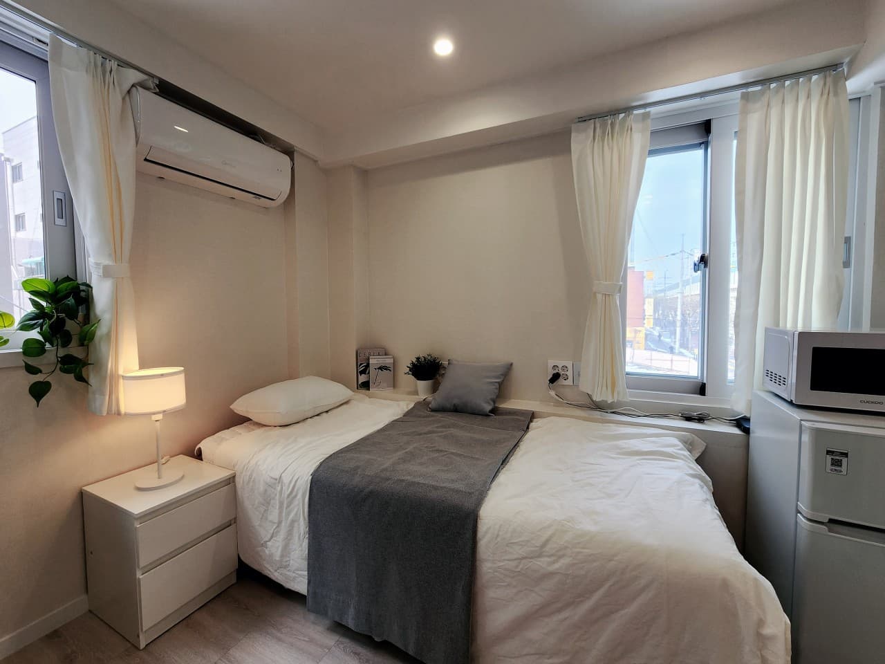 Suite Room (Deposit 300,000 Won) — photo 1 of 12