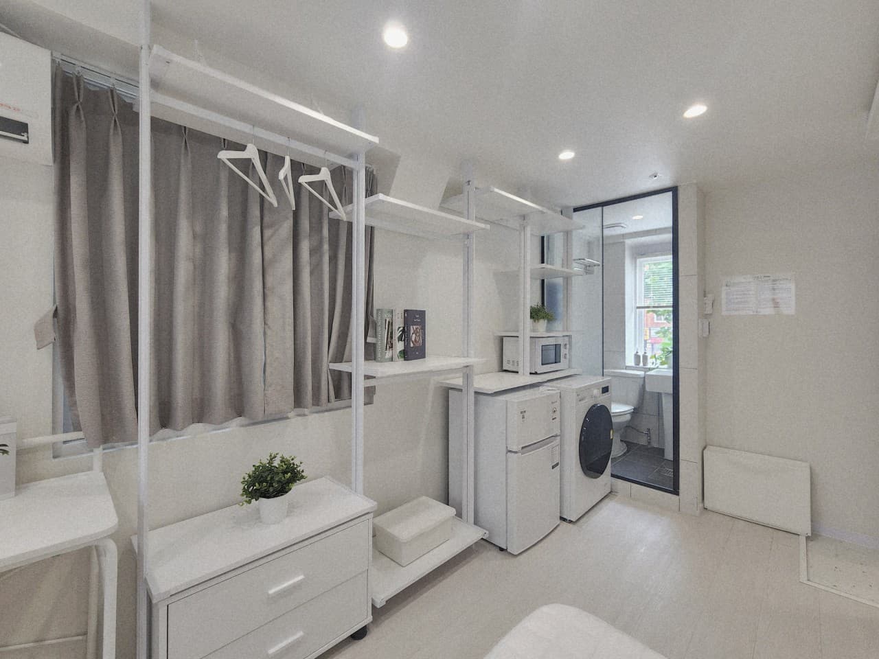 Standard Room (Deposit: 300,000 won) — photo 1 of 6
